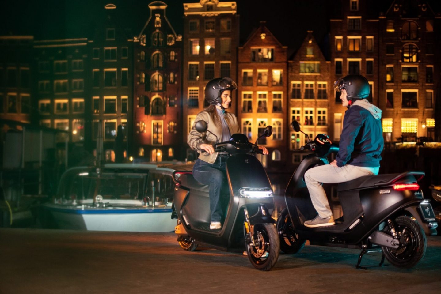 segway-escooter-e110se-hero segway-escooter-e110se-hero
